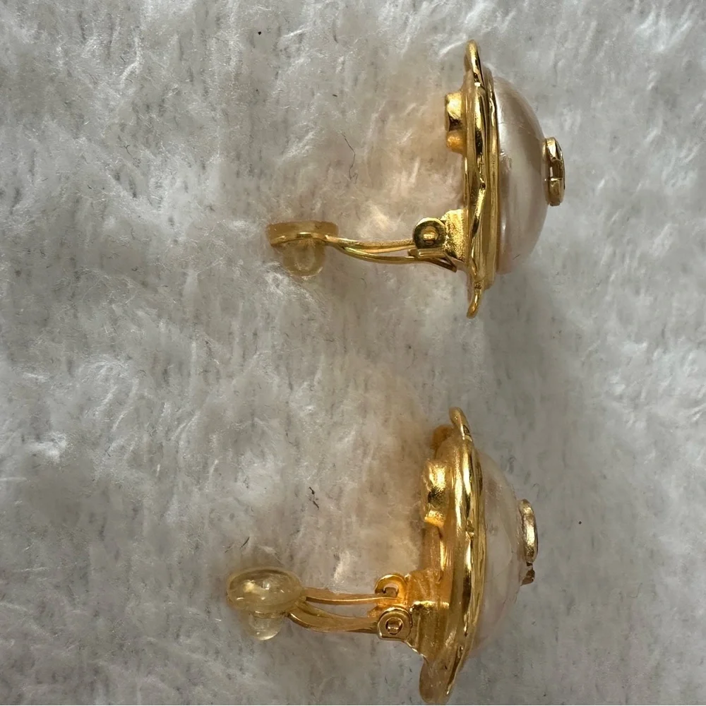Vintage Chanel Clip On Earrings